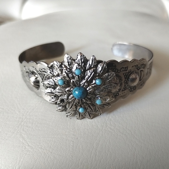 Floral Turquoise Style Cuff Bracelet - Picture 9 of 16